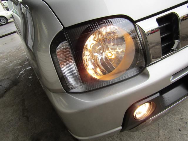 ジムニー ランドベンチャー　特別仕様車　パートタイム４ＷＤ　４速ＡＴ　１０型　イクリプスナビＴＶ／ＢＴ／ＤＶＤ　エンジンスターター　スズキスポーツアルミペダル　キー照明　フロアイルミネーション　前後スピーカー　バイザー　席ヒーター　スチールシルバーメタリック　夏冬タイヤ（31枚目）