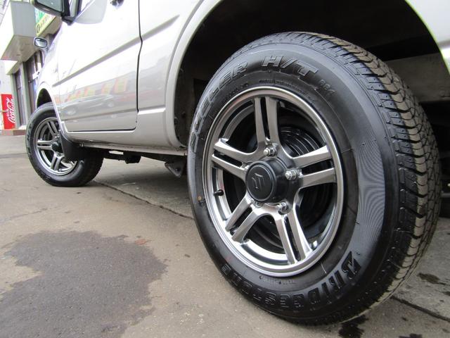 ジムニー ランドベンチャー　特別仕様車　パートタイム４ＷＤ　４速ＡＴ　１０型　イクリプスナビＴＶ／ＢＴ／ＤＶＤ　エンジンスターター　スズキスポーツアルミペダル　キー照明　フロアイルミネーション　前後スピーカー　バイザー　席ヒーター　スチールシルバーメタリック　夏冬タイヤ（36枚目）
