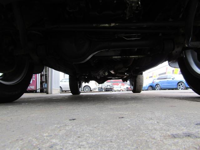 ジムニー ランドベンチャー　特別仕様車　パートタイム４ＷＤ　４速ＡＴ　１０型　イクリプスナビＴＶ／ＢＴ／ＤＶＤ　エンジンスターター　スズキスポーツアルミペダル　キー照明　フロアイルミネーション　前後スピーカー　バイザー　席ヒーター　スチールシルバーメタリック　夏冬タイヤ（37枚目）