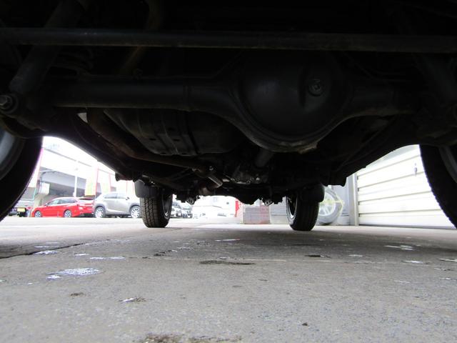 ジムニー ランドベンチャー　特別仕様車　パートタイム４ＷＤ　４速ＡＴ　１０型　イクリプスナビＴＶ／ＢＴ／ＤＶＤ　エンジンスターター　スズキスポーツアルミペダル　キー照明　フロアイルミネーション　前後スピーカー　バイザー　席ヒーター　スチールシルバーメタリック　夏冬タイヤ（38枚目）