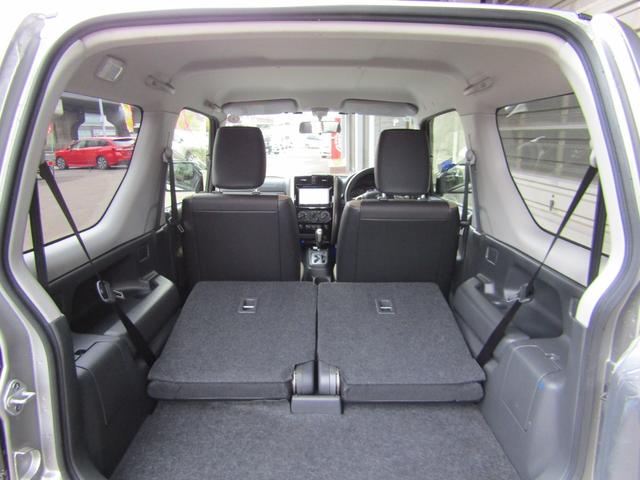 ジムニー ランドベンチャー　特別仕様車　パートタイム４ＷＤ　４速ＡＴ　１０型　イクリプスナビＴＶ／ＢＴ／ＤＶＤ　エンジンスターター　スズキスポーツアルミペダル　キー照明　フロアイルミネーション　前後スピーカー　バイザー　席ヒーター　スチールシルバーメタリック　夏冬タイヤ（43枚目）