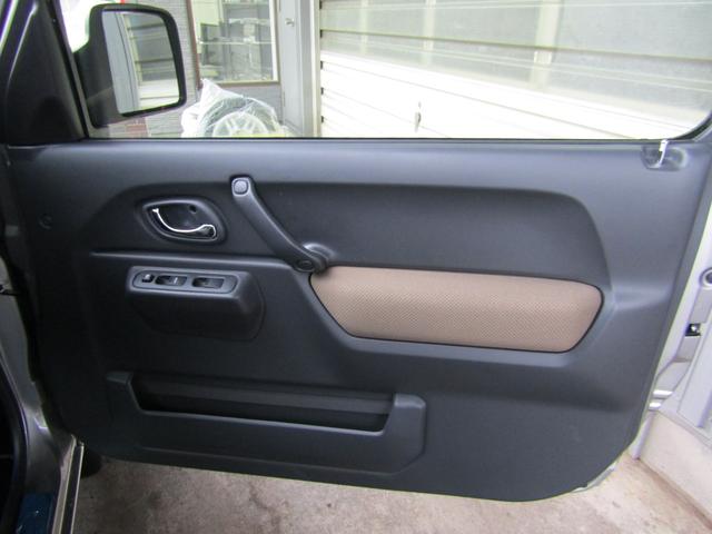 ジムニー ランドベンチャー　特別仕様車　パートタイム４ＷＤ　４速ＡＴ　１０型　イクリプスナビＴＶ／ＢＴ／ＤＶＤ　エンジンスターター　スズキスポーツアルミペダル　キー照明　フロアイルミネーション　前後スピーカー　バイザー　席ヒーター　スチールシルバーメタリック　夏冬タイヤ（47枚目）