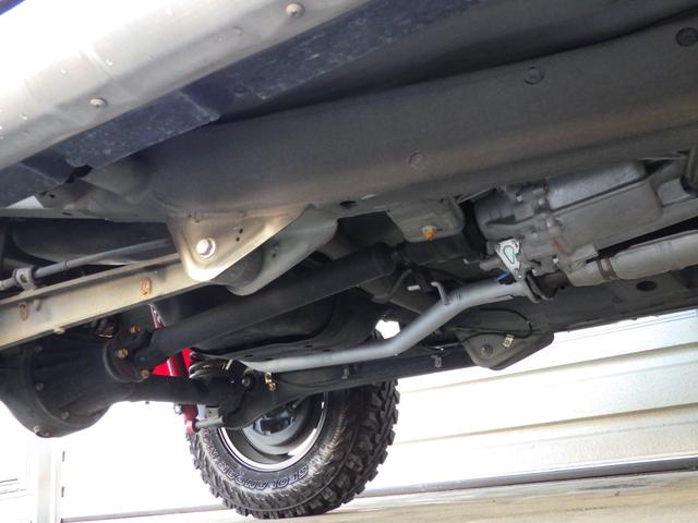 ジムニーシエラ ランドベンチャー　特別仕様　最終９型　４速ＡＴ　アピオパーツ　つよし君ＲＥ５０コンプリートキット・悟空・減衰調整／ＴＳ外装キット／ワイルドボア／リアラダー／荷室フラットデッキ／ヒューエルカバー／牽引フック／泥フラップ　楽ナビ　バックカメラ　前後ドラレコ　ＥＴＣ（16枚目）