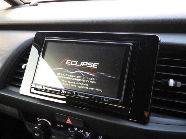 フィット ｅ：ＨＥＶベーシック　４ＷＤ　リヤカメラ　イクリプスナビＢＴ　コンフォートビューＰＫＧ／ミラーヒーター／前窓熱線　センシング／ブレーキ／歩行者・車線検出操舵支援／先行発進／渋滞追従／誤発進／パーキングセンサー／標識認識　フルＬＥＤヘッドライト　スマキー　ドラレコ（4枚目）