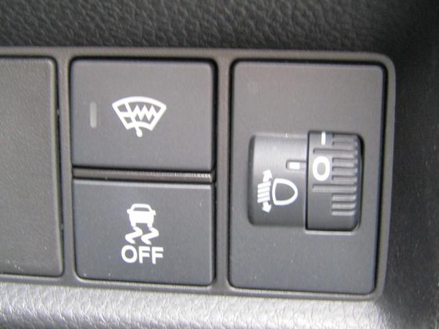 フィット e:HEVベーシック 4WD リヤカメラ イクリプスナビBT コンフォートビューPKG/ミラーヒーター/前窓熱線 センシング/ブレーキ/歩行者・車線検出操舵支援/先行発進/渋滞追従/誤発進/パーキングセンサー/標識認識 フルLEDヘッドライト スマキー ドラレコ(20枚目)