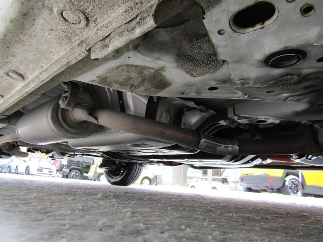 フィット e:HEVベーシック 4WD リヤカメラ イクリプスナビBT コンフォートビューPKG/ミラーヒーター/前窓熱線 センシング/ブレーキ/歩行者・車線検出操舵支援/先行発進/渋滞追従/誤発進/パーキングセンサー/標識認識 フルLEDヘッドライト スマキー ドラレコ(34枚目)