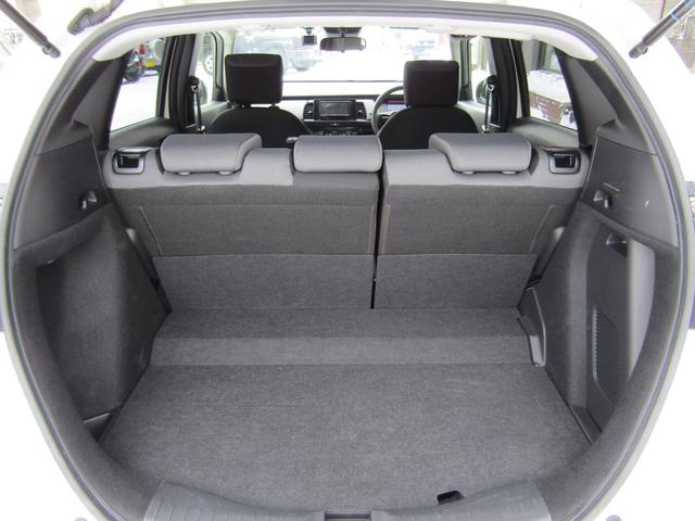 フィット e:HEVベーシック 4WD リヤカメラ イクリプスナビBT コンフォートビューPKG/ミラーヒーター/前窓熱線 センシング/ブレーキ/歩行者・車線検出操舵支援/先行発進/渋滞追従/誤発進/パーキングセンサー/標識認識 フルLEDヘッドライト スマキー ドラレコ(38枚目)