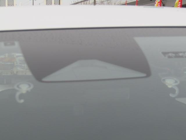 フィット e:HEVベーシック 4WD リヤカメラ イクリプスナビBT コンフォートビューPKG/ミラーヒーター/前窓熱線 センシング/ブレーキ/歩行者・車線検出操舵支援/先行発進/渋滞追従/誤発進/パーキングセンサー/標識認識 フルLEDヘッドライト スマキー ドラレコ(46枚目)