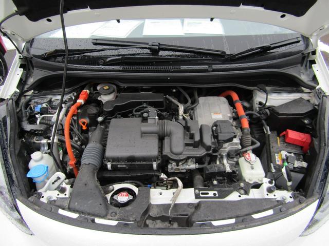 フィット e:HEVベーシック 4WD リヤカメラ イクリプスナビBT コンフォートビューPKG/ミラーヒーター/前窓熱線 センシング/ブレーキ/歩行者・車線検出操舵支援/先行発進/渋滞追従/誤発進/パーキングセンサー/標識認識 フルLEDヘッドライト スマキー ドラレコ(51枚目)