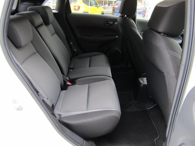 フィット e:HEVベーシック 4WD リヤカメラ イクリプスナビBT コンフォートビューPKG/ミラーヒーター/前窓熱線 センシング/ブレーキ/歩行者・車線検出操舵支援/先行発進/渋滞追従/誤発進/パーキングセンサー/標識認識 フルLEDヘッドライト スマキー ドラレコ(56枚目)