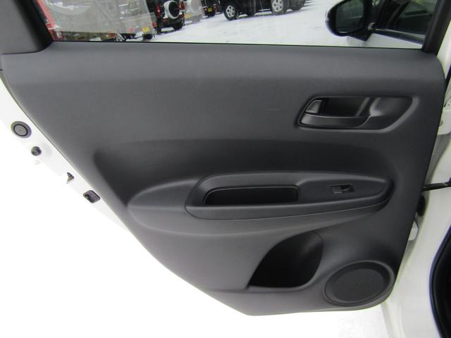 フィット e:HEVベーシック 4WD リヤカメラ イクリプスナビBT コンフォートビューPKG/ミラーヒーター/前窓熱線 センシング/ブレーキ/歩行者・車線検出操舵支援/先行発進/渋滞追従/誤発進/パーキングセンサー/標識認識 フルLEDヘッドライト スマキー ドラレコ(63枚目)