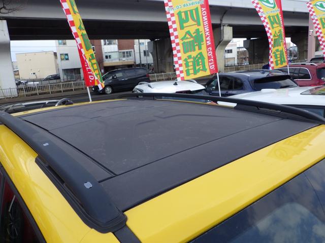 ジープ・レネゲード トレイルホーク　４ｘ４　ＭｙＳｋｙオープンエアルーフ　リアビューカメラ／駐車ソナー　Ｕコネクト／アップル連携／ＢＴ　斜後方感知ＢＳＭ／リアクロス　車線逸脱警報　クルーズコントロール　スマートキー　ルーフレール　バイキセノンライト　フォグランプ　夏冬タイヤ（9枚目）