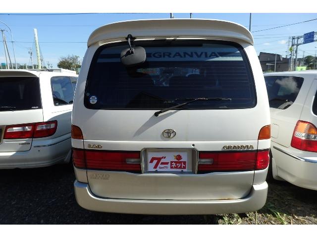 TOYOTA GRANVIA G PEARL MICA SELECTION PACKAGE