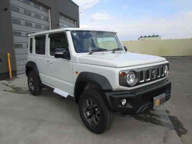 ジムニーノマド ＦＣ　４ＷＤ　登録済み未使用車　クリアランスソナー　オートクルーズコントロール　レーンアシスト　衝突被害軽減システム　オートライト　ＬＥＤヘッドランプ　ヘッドライトウォッシャー　アルミホイール　スマートキー（7枚目）