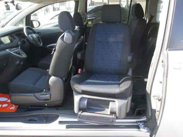 アイシス プラタナ 4WD 福祉車輌 ドライブレコーダー ETC バックカメラ ナビ TV クリアランスソナー 両側スライド・片側電動 スマートキー 電動格納ミラー 3列シート CVT アルミホイール CD DVD再生(11枚目)