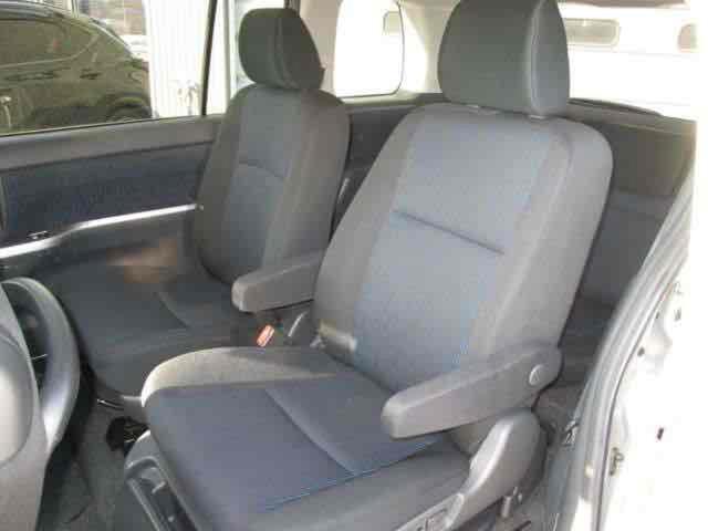 アイシス プラタナ 4WD 福祉車輌 ドライブレコーダー ETC バックカメラ ナビ TV クリアランスソナー 両側スライド・片側電動 スマートキー 電動格納ミラー 3列シート CVT アルミホイール CD DVD再生(14枚目)