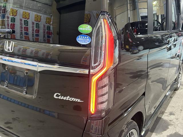 N-BOXカスタム L 後期型・ワンセグTV・バックカメラ・両側パワースライドドア・シートミラーヒーター・社外アルミホイール・衝突軽減ブレーキ・誤発進抑制装置・横滑り防止装置・サイドエアバック・カーテンエアバック・4WD(8枚目)