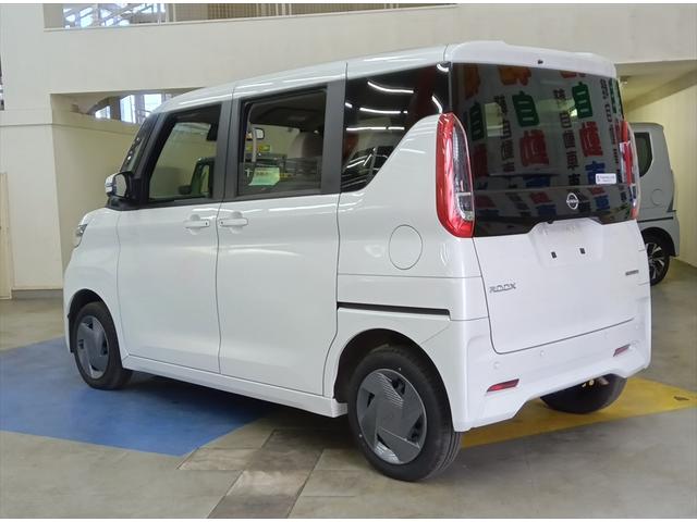 ルークス Ｘ　後期型　４ＷＤ　後期型　衝突軽減ブレーキ　Ｂｌｕｅｔｏｏｔｈ　全周囲カメラ・バックカメラ　社外ナビ　片側パワースライド　ＥＴＣ　シートヒーター　ＬＥＤヘッドライト（12枚目）