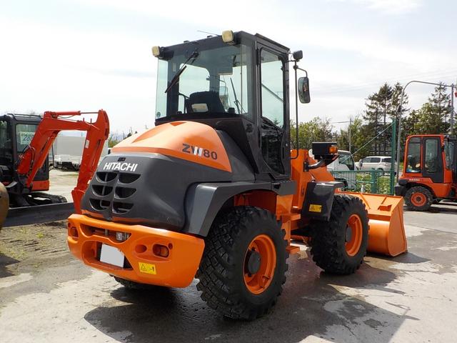 日本 日立　ホイールローダー　ＺＷ８０－５Ｂ　０．９立米　★バケット幅１９９ｃｍ★ライドコントロール★車検令和７年９月★使用時間約５５４０ＨＲ★（5枚目）