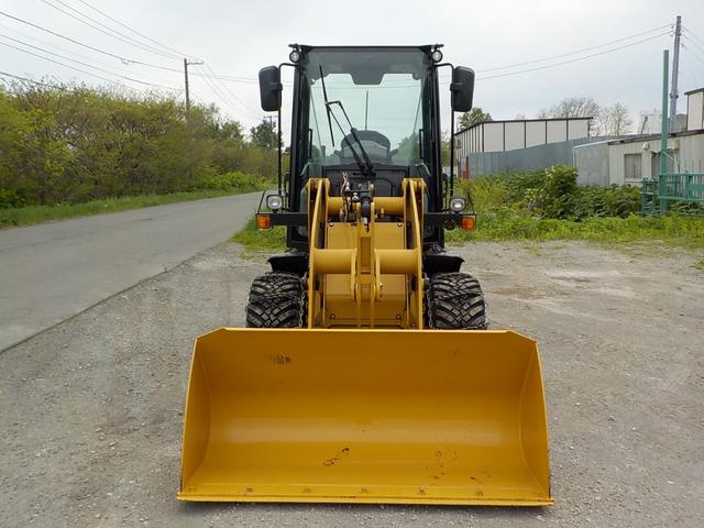 日本 ＣＡＴ　ホイールローダー　９０１Ｃ２　０．４立米　★バケット幅１６９ｃｍ★タイヤチェーン４本★使用時間約１３０ＨＲ★（2枚目）