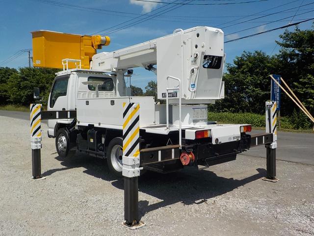エルフトラック １４．６ｍ高所作業車　電工仕様　絶縁バケット　ウインチ　◆１４．６ｍブーム◆電工仕様◆ウインチ◆絶縁バケット◆上物ＡＴ－１４６ＴＥ◆平成２１年式◆６ＭＴ◆フル装備◆エアバッグ◆走行７．２万Ｋｍ◆ディーゼル◆排気量２９９０ｃｃ◆３人乗り◆車検令和７年９月◆（8枚目）