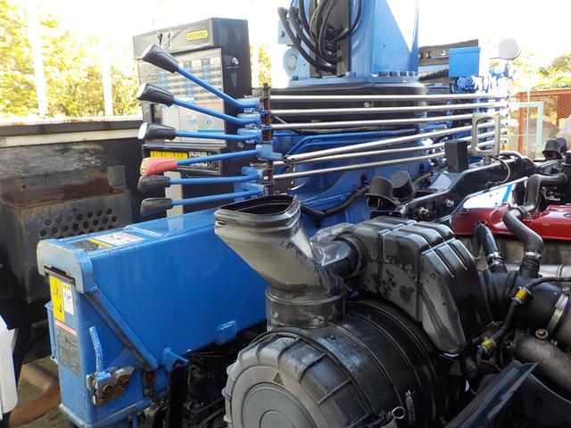 ヒノレンジャー ４ｔ４段クレーンロング　ラジコン　◆４段ブーム◆ラジコン◆フックイン◆タダノクレーン◆荷台内寸５３９ｃｍ×２１２ｃｍ◆平成２５年式◆６ＭＴ◆走行１６．２万Ｋｍ◆ディーゼル◆排気量５１２０ｃｃ◆３人乗り（34枚目）
