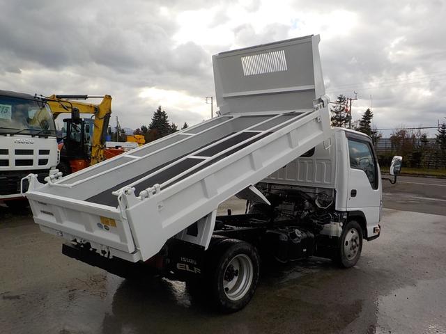 エルフトラック 2tダンプ 電動コボレーン ◆2tダンプ◆電動コボレーン◆6MT◆フル装備◆エアバッグ◆平成27年式◆走行56000Km◆ディーゼル◆排気量2990cc◆積載2000kg◆3人乗り◆車検1年付◆(6枚目)