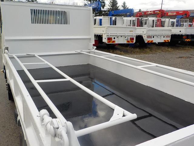 エルフトラック 2tダンプ 電動コボレーン ◆2tダンプ◆電動コボレーン◆6MT◆フル装備◆エアバッグ◆平成27年式◆走行56000Km◆ディーゼル◆排気量2990cc◆積載2000kg◆3人乗り◆車検1年付◆(20枚目)