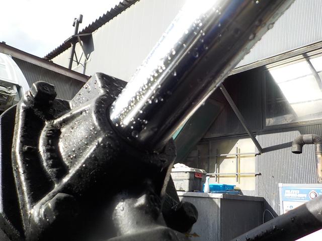 エルフトラック 2tダンプ 電動コボレーン ◆2tダンプ◆電動コボレーン◆6MT◆フル装備◆エアバッグ◆平成27年式◆走行56000Km◆ディーゼル◆排気量2990cc◆積載2000kg◆3人乗り◆車検1年付◆(25枚目)