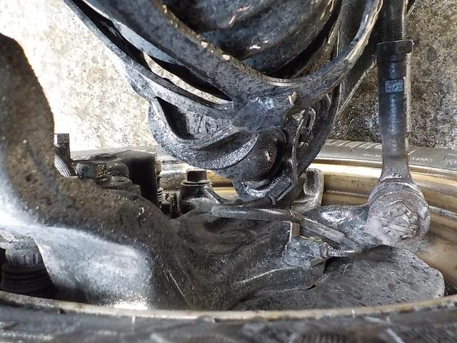 エルフトラック 2tダンプ 電動コボレーン ◆2tダンプ◆電動コボレーン◆6MT◆フル装備◆エアバッグ◆平成27年式◆走行56000Km◆ディーゼル◆排気量2990cc◆積載2000kg◆3人乗り◆車検1年付◆(31枚目)