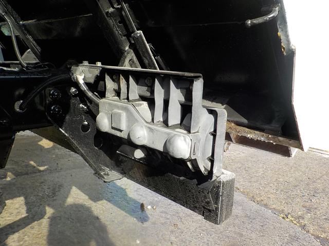 エルフトラック 2tダンプ 電動コボレーン ◆2tダンプ◆電動コボレーン◆6MT◆フル装備◆エアバッグ◆平成27年式◆走行56000Km◆ディーゼル◆排気量2990cc◆積載2000kg◆3人乗り◆車検1年付◆(53枚目)