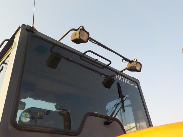 日本 日立　ホイールローダー　ＺＷ１４０　スノウプラウ付　◆平成２５年式◆日立タイヤショベル◆２．０立米◆スノウプラウ付◆ノーマルバケット有◆Ｗキャビン◆スノースパイク◆エアコン◆排気量４４６０ｃｃ◆使用時間約６９００ＨＲ◆（10枚目）