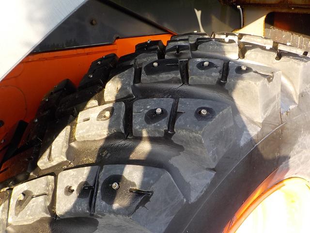 日本 日立　ホイールローダー　ＺＷ１４０　スノウプラウ付　◆平成２５年式◆日立タイヤショベル◆２．０立米◆スノウプラウ付◆ノーマルバケット有◆Ｗキャビン◆スノースパイク◆エアコン◆排気量４４６０ｃｃ◆使用時間約６９００ＨＲ◆（14枚目）