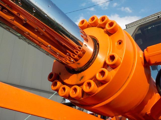 日本 日立　ホイールローダー　ＺＷ１４０　スノウプラウ付　◆平成２５年式◆日立タイヤショベル◆２．０立米◆スノウプラウ付◆ノーマルバケット有◆Ｗキャビン◆スノースパイク◆エアコン◆排気量４４６０ｃｃ◆使用時間約６９００ＨＲ◆（15枚目）