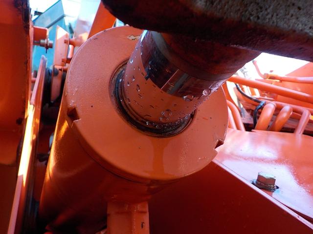 日本 日立　ホイールローダー　ＺＷ１４０　スノウプラウ付　◆平成２５年式◆日立タイヤショベル◆２．０立米◆スノウプラウ付◆ノーマルバケット有◆Ｗキャビン◆スノースパイク◆エアコン◆排気量４４６０ｃｃ◆使用時間約６９００ＨＲ◆（20枚目）