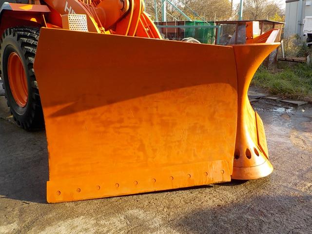 日本 日立　ホイールローダー　ＺＷ１４０　スノウプラウ付　◆平成２５年式◆日立タイヤショベル◆２．０立米◆スノウプラウ付◆ノーマルバケット有◆Ｗキャビン◆スノースパイク◆エアコン◆排気量４４６０ｃｃ◆使用時間約６９００ＨＲ◆（23枚目）