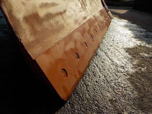 日本 日立　ホイールローダー　ＺＷ１４０　スノウプラウ付　◆平成２５年式◆日立タイヤショベル◆２．０立米◆スノウプラウ付◆ノーマルバケット有◆Ｗキャビン◆スノースパイク◆エアコン◆排気量４４６０ｃｃ◆使用時間約６９００ＨＲ◆（28枚目）