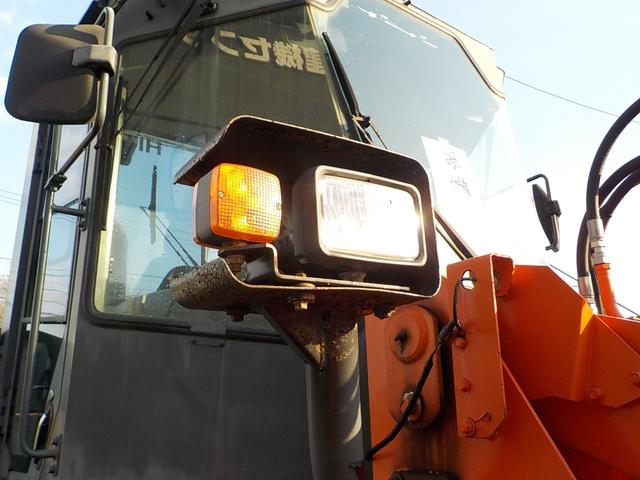 日本 日立　ホイールローダー　ＺＷ１４０　スノウプラウ付　◆平成２５年式◆日立タイヤショベル◆２．０立米◆スノウプラウ付◆ノーマルバケット有◆Ｗキャビン◆スノースパイク◆エアコン◆排気量４４６０ｃｃ◆使用時間約６９００ＨＲ◆（33枚目）