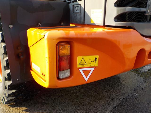 日本 日立　ホイールローダー　ＺＷ１４０　スノウプラウ付　◆平成２５年式◆日立タイヤショベル◆２．０立米◆スノウプラウ付◆ノーマルバケット有◆Ｗキャビン◆スノースパイク◆エアコン◆排気量４４６０ｃｃ◆使用時間約６９００ＨＲ◆（38枚目）