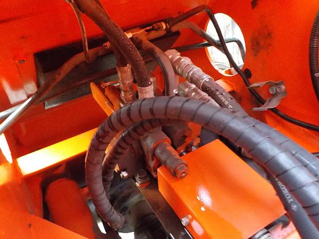 日本 クボタ ホイールローダー R430Z ◆平成26年式◆0.4立米◆クボタタイヤショベル◆バケット幅157cm◆排気量1650cc◆使用時間約850HR◆普通免許で運転可◆(31枚目)