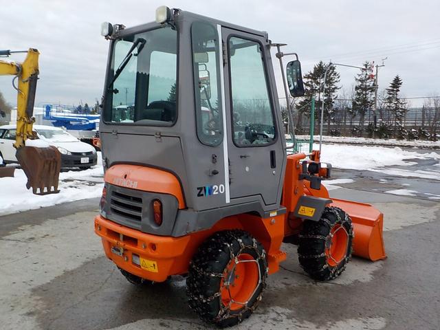 日本 日立　ホイールローダー　ＺＷ２０　◆平成２６年式◆０．３立米◆日立タイヤショベル◆バケット幅１３５ｃｍ◆タイヤチェーン４本◆排気量１１２３ｃｃ◆使用時間約３２０ＨＲ◆普通免許で運転可◆（6枚目）