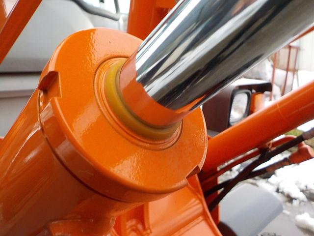 日本 日立　ホイールローダー　ＺＷ２０　◆平成２６年式◆０．３立米◆日立タイヤショベル◆バケット幅１３５ｃｍ◆タイヤチェーン４本◆排気量１１２３ｃｃ◆使用時間約３２０ＨＲ◆普通免許で運転可◆（14枚目）