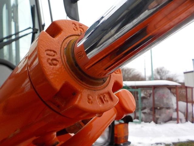 日本 日立　ホイールローダー　ＺＷ２０　◆平成２６年式◆０．３立米◆日立タイヤショベル◆バケット幅１３５ｃｍ◆タイヤチェーン４本◆排気量１１２３ｃｃ◆使用時間約３２０ＨＲ◆普通免許で運転可◆（16枚目）