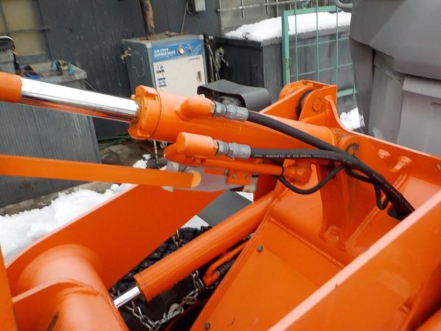 日本 日立　ホイールローダー　ＺＷ２０　◆平成２６年式◆０．３立米◆日立タイヤショベル◆バケット幅１３５ｃｍ◆タイヤチェーン４本◆排気量１１２３ｃｃ◆使用時間約３２０ＨＲ◆普通免許で運転可◆（18枚目）