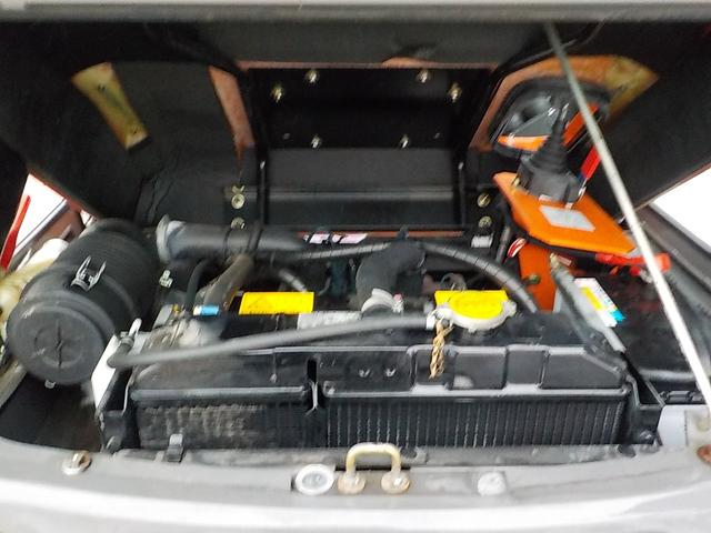 日本 日立　ホイールローダー　ＺＷ２０　◆平成２６年式◆０．３立米◆日立タイヤショベル◆バケット幅１３５ｃｍ◆タイヤチェーン４本◆排気量１１２３ｃｃ◆使用時間約３２０ＨＲ◆普通免許で運転可◆（34枚目）