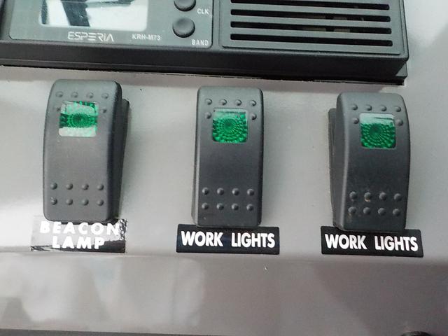 日本 日立　ホイールローダー　ＺＷ２０　◆平成２６年式◆０．３立米◆日立タイヤショベル◆バケット幅１３５ｃｍ◆タイヤチェーン４本◆排気量１１２３ｃｃ◆使用時間約３２０ＨＲ◆普通免許で運転可◆（41枚目）