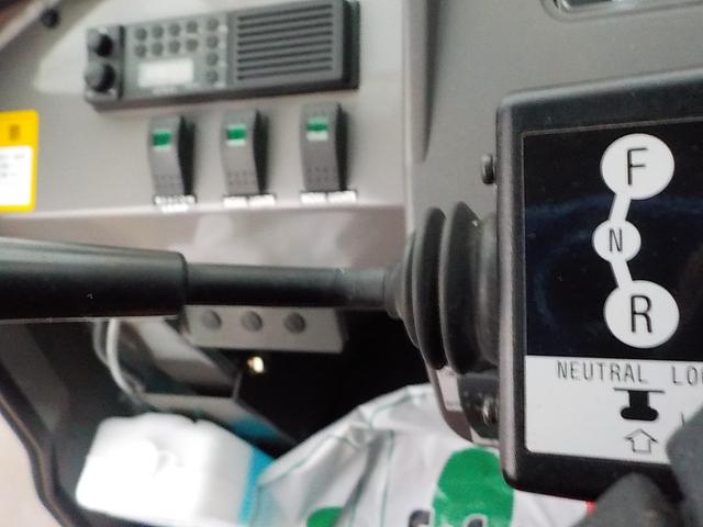 日本 日立　ホイールローダー　ＺＷ２０　◆平成２６年式◆０．３立米◆日立タイヤショベル◆バケット幅１３５ｃｍ◆タイヤチェーン４本◆排気量１１２３ｃｃ◆使用時間約３２０ＨＲ◆普通免許で運転可◆（46枚目）