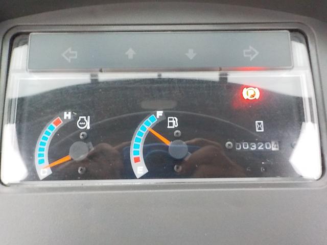 日本 日立　ホイールローダー　ＺＷ２０　◆平成２６年式◆０．３立米◆日立タイヤショベル◆バケット幅１３５ｃｍ◆タイヤチェーン４本◆排気量１１２３ｃｃ◆使用時間約３２０ＨＲ◆普通免許で運転可◆（50枚目）