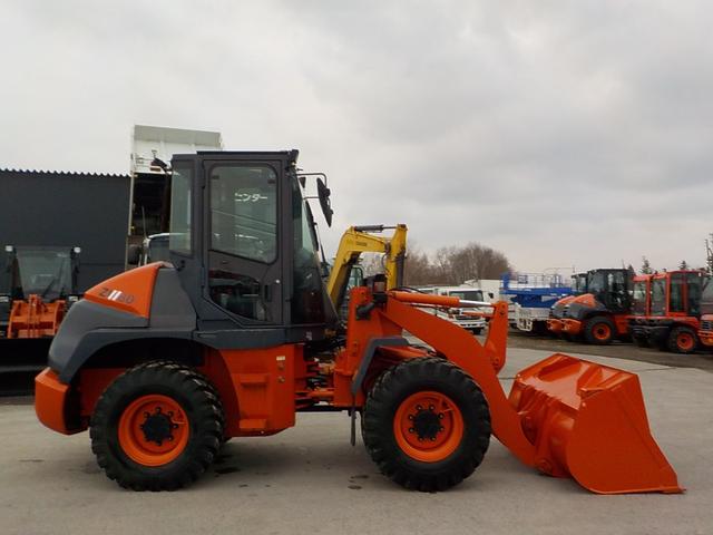 日本 日立　ホイールローダー　ＺＷ８０－５Ｂ　◆平成２７年式◆日立タイヤショベル◆０．９立米◆スノースパイク◆バケット幅１９９ｃｍ◆排気量２９２０ｃｃ◆使用時間４５７０ＨＲ◆（5枚目）