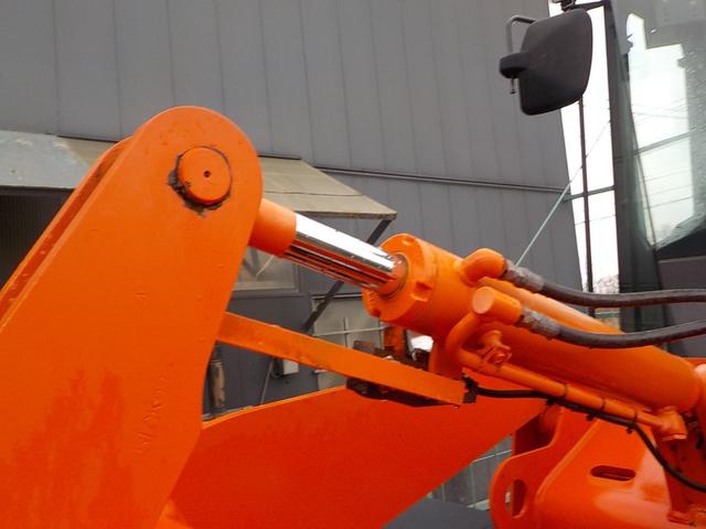 日本 日立　ホイールローダー　ＺＷ８０－５Ｂ　◆平成２７年式◆日立タイヤショベル◆０．９立米◆スノースパイク◆バケット幅１９９ｃｍ◆排気量２９２０ｃｃ◆使用時間４５７０ＨＲ◆（17枚目）